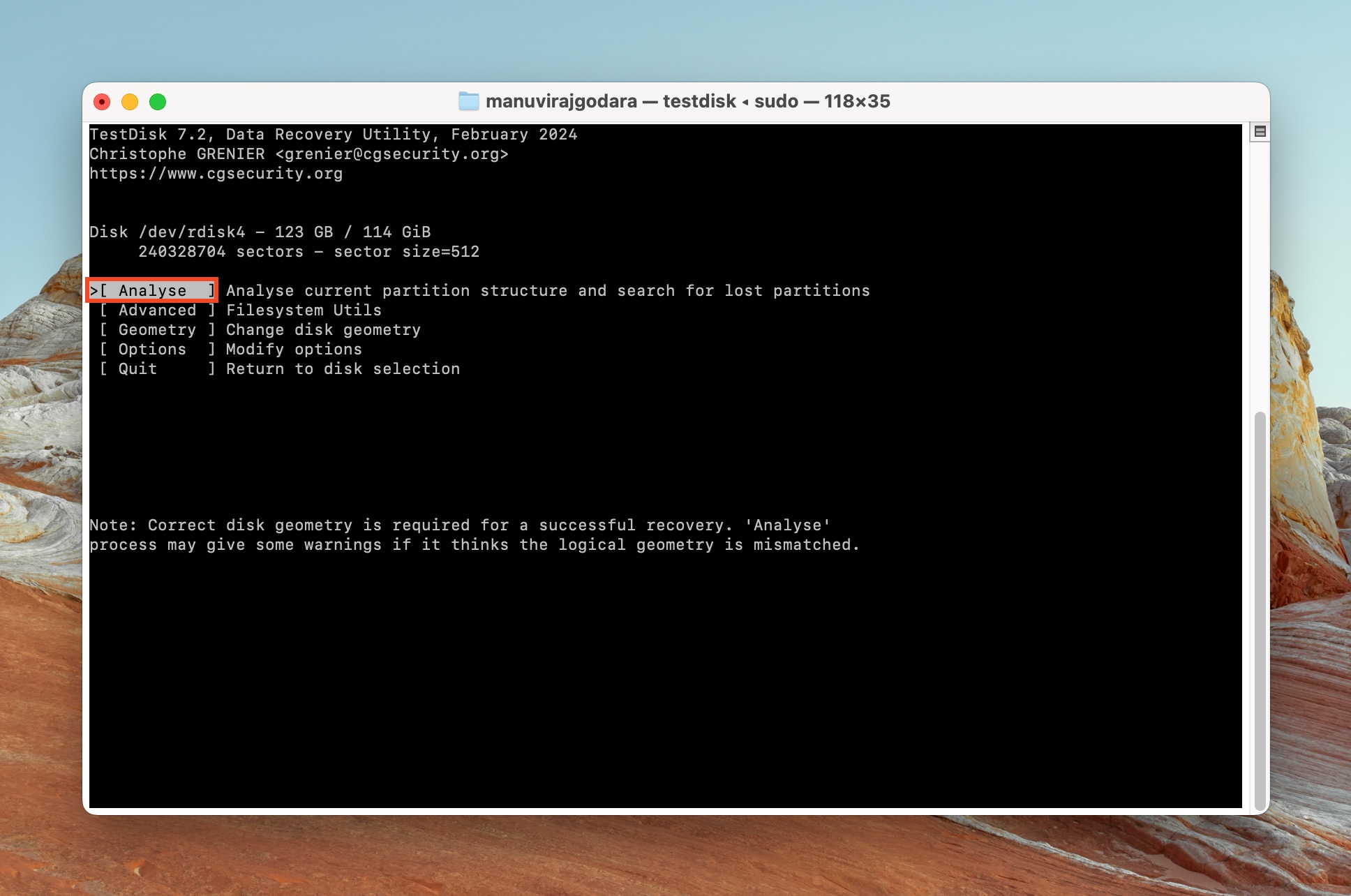 TestDisk command interface showing 'Analyse' option selected to analyze current partition structure.