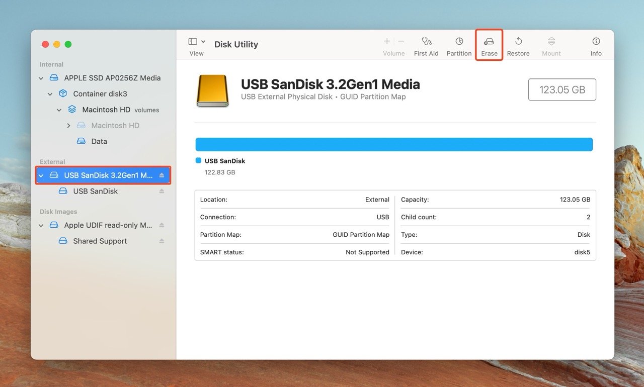 Screenshot of Disk Utility in macOS showing an external USB SanDisk 3.2Gen1 Media selected in the sidebar, with its capacity and connection details displayed in the information pane. The Erase option is highlighted.